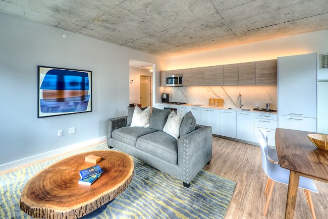 Photo - 173 N Desplaines St