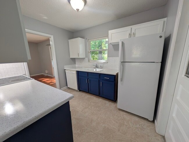 Building Photo - 1820 Medart Dr Rental