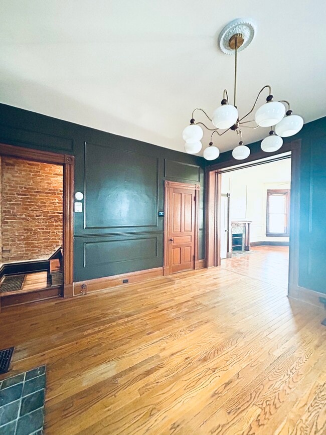 Photo - 306 N 6th St