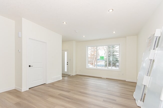 Photo - 15103-15196 96 Ave NW Unit 15103 Main