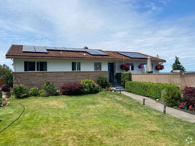 Building Photo - Spectacular Panoramic View at this 5-bed, ... Rental