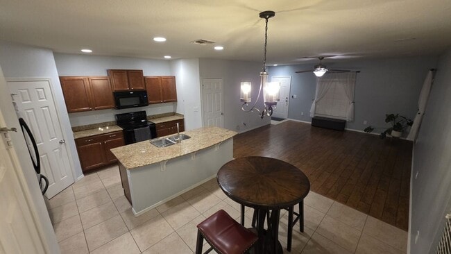 Photo - 4630 Chatterton Way