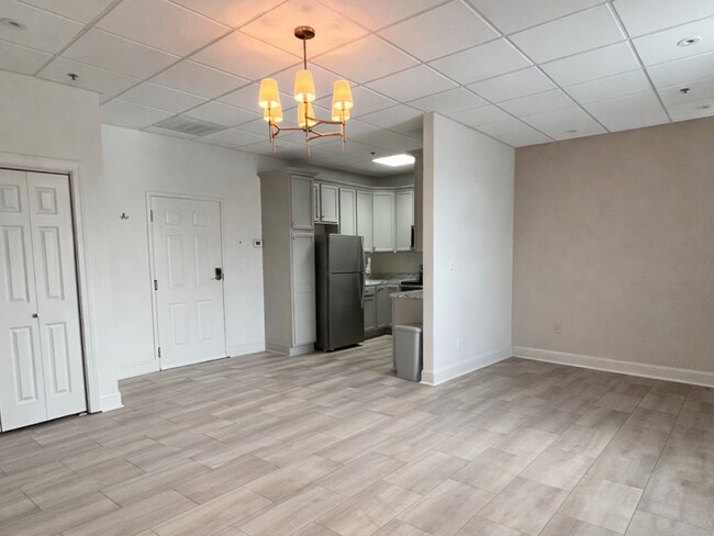 Photo - 201 E Lafayette St