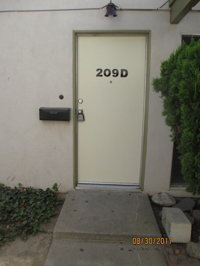 Building Photo - 209 E Orchard St Rental