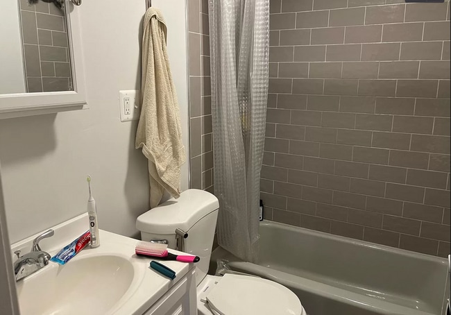 Photo - 196 Saint Paul St