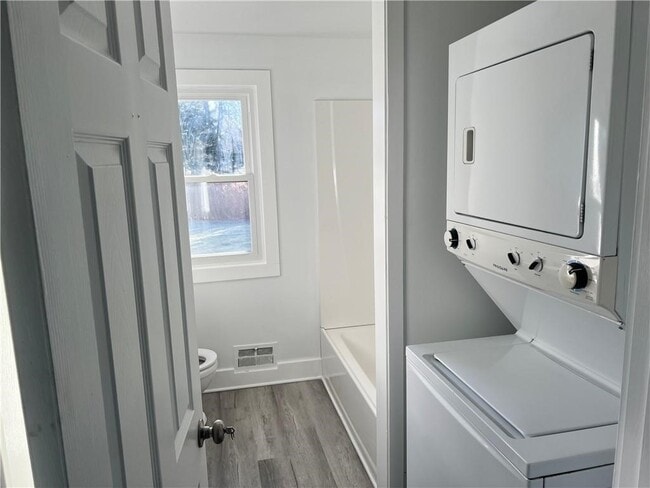 Photo - 1086 Flynn Rd