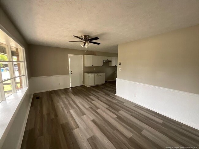 Photo - 1365 Greenock Ave