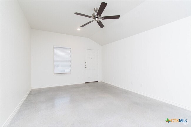 Building Photo - 121 Wind Ridge Dr Rental