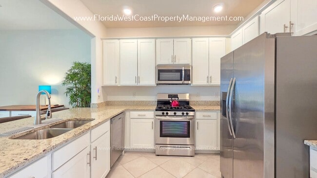 Photo - PHENOMENAL 3 BEDROOM TOWNHOME - LORRAINE LAKES LAKEWOOD RANCH! MOVE IN READY! ANNUAL LEASE!