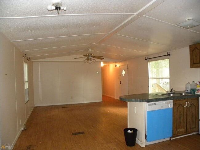 Photo - 204 Detter Rd