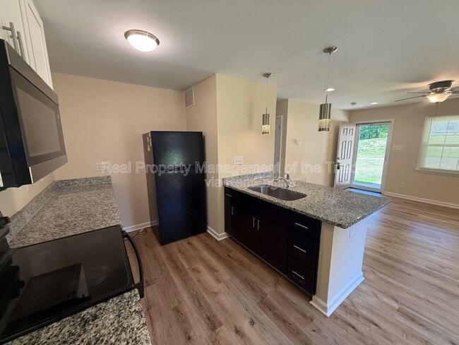 Photo - 5208 Larkspur Dr