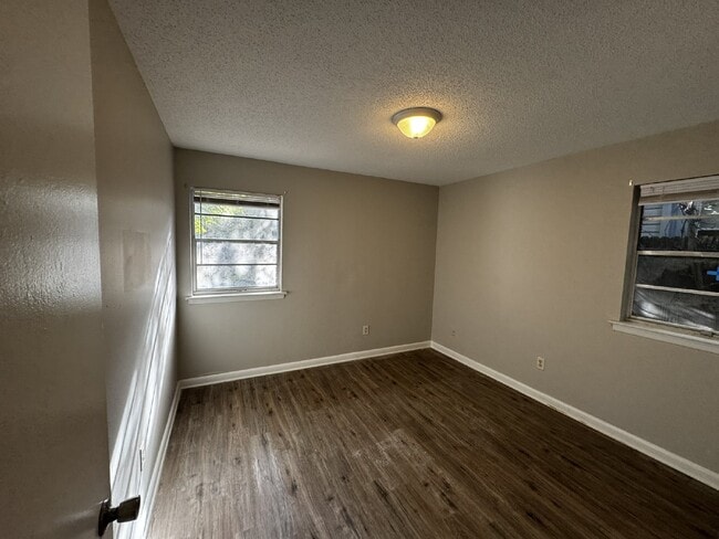 Photo - Duplex For Rent