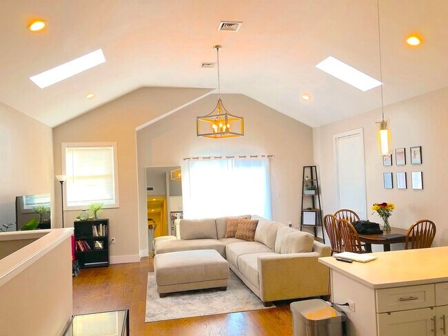 Photo - 268 Griffith St Unidad 2