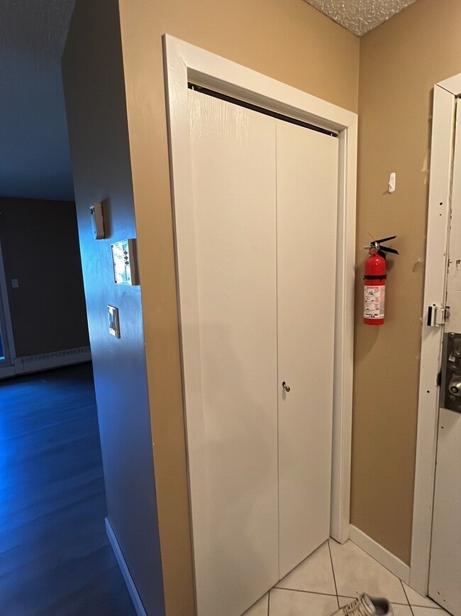 Photo - 5328 54 St