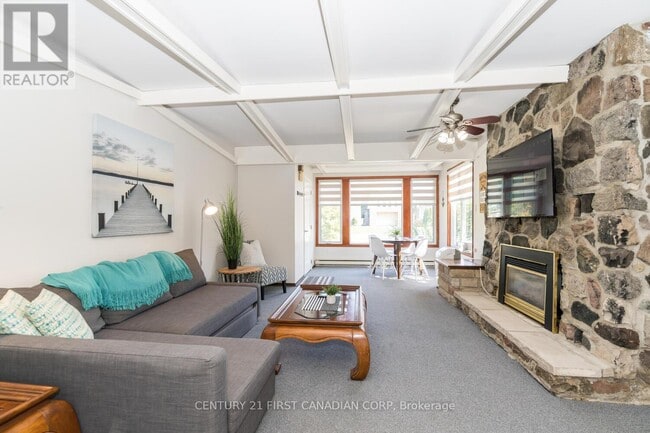 Photo - 7585 Biddulph St