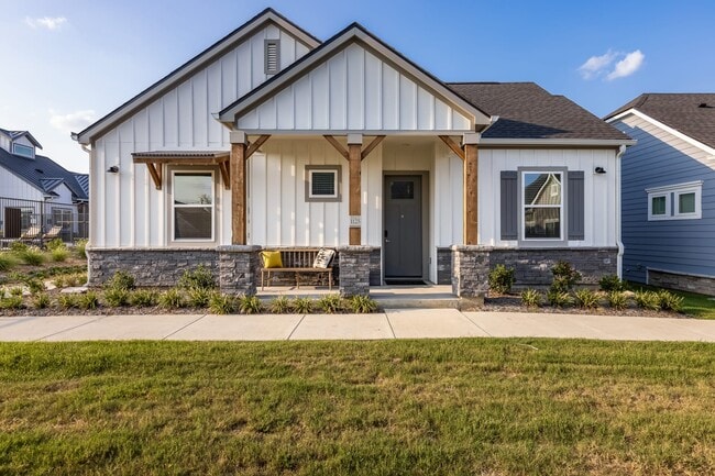 Building Photo - VLux Trails Rental