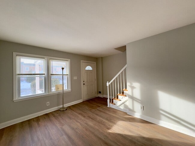 Photo - Charming 2 Bedroom/2 Bathroom Townhome in Joseph Lee Neighborhood, Baltimore, MD!