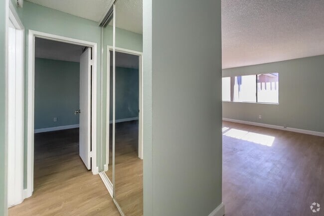 1BR, 1BA - 650SF