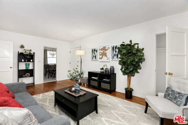 Photo - 2427 S Centinela Ave Unidad G