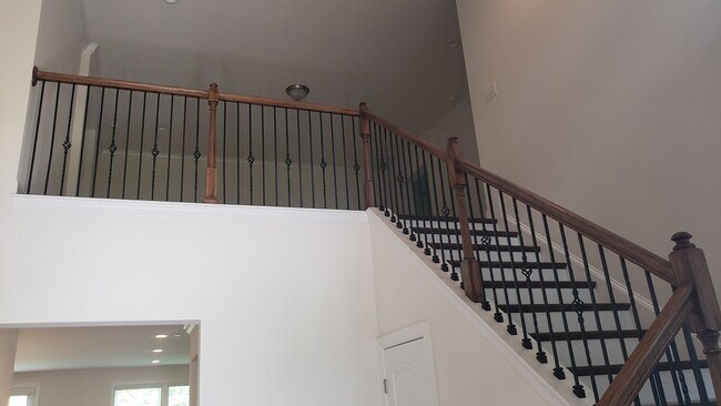 Photo - Beautiful 6br/4.5ba home near Southpoint! ...