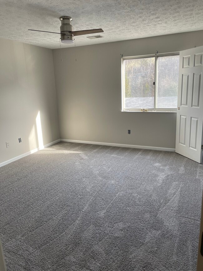 Segundo dormitorio - 400 Lakeview Dr Unidad 309