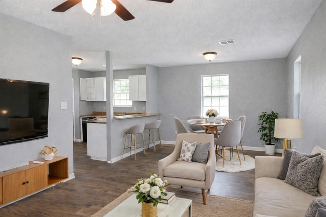 Photo - 7202 Gabriel Ln