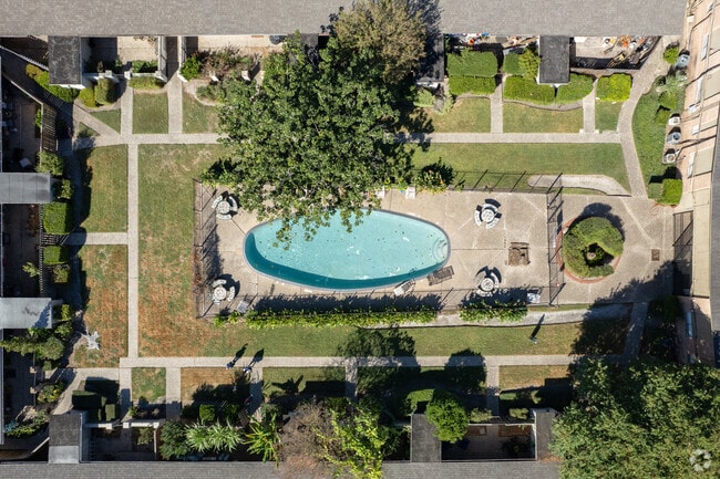 Pool - Villagewood Townhomes