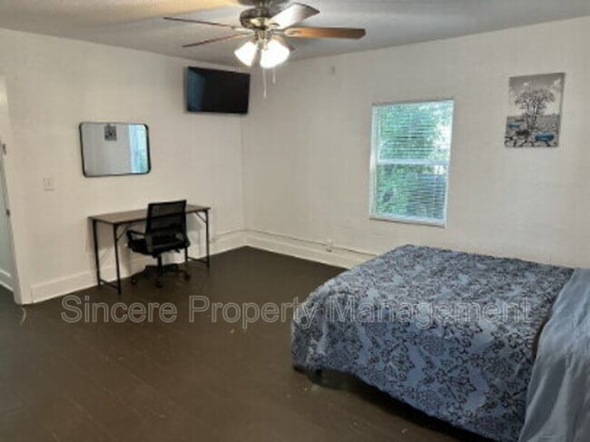 Photo - 1232 NW 44th St Unidad Apt. 4