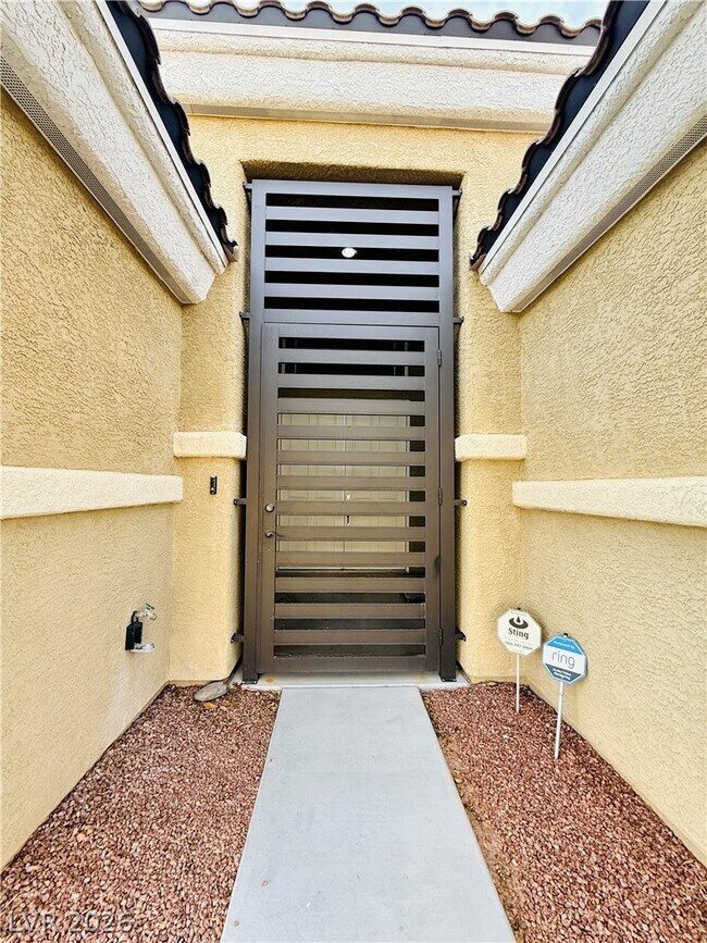 Photo - 8565 Hogan Falls Cir