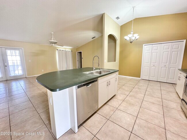 Photo - 6415 Muller Ave