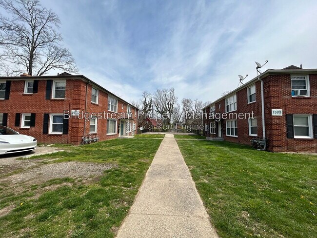 1317 Salem Ave Unit 3