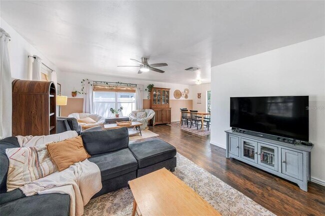 Photo - 8619 Veridian Dr