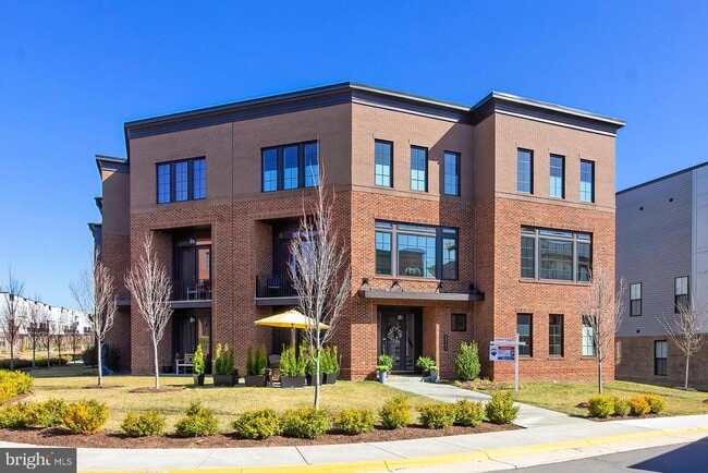 Photo - 23109 Cottonwillow Sq Townhome