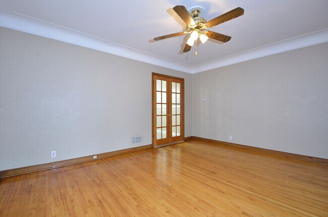 4329-4331 Thomas ave N