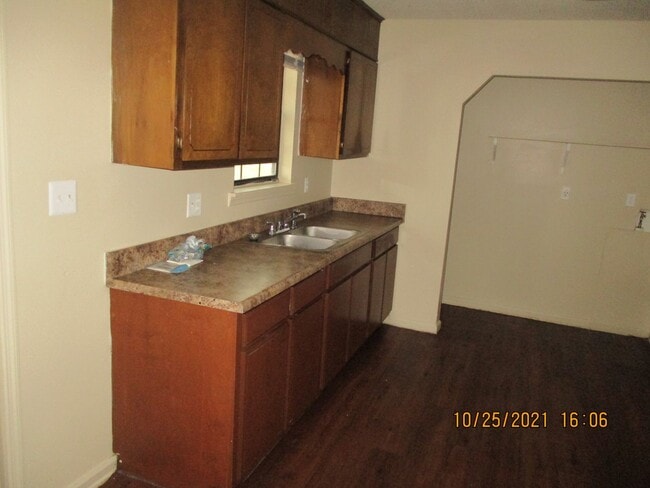 Photo - 1409 Westcliff Ct