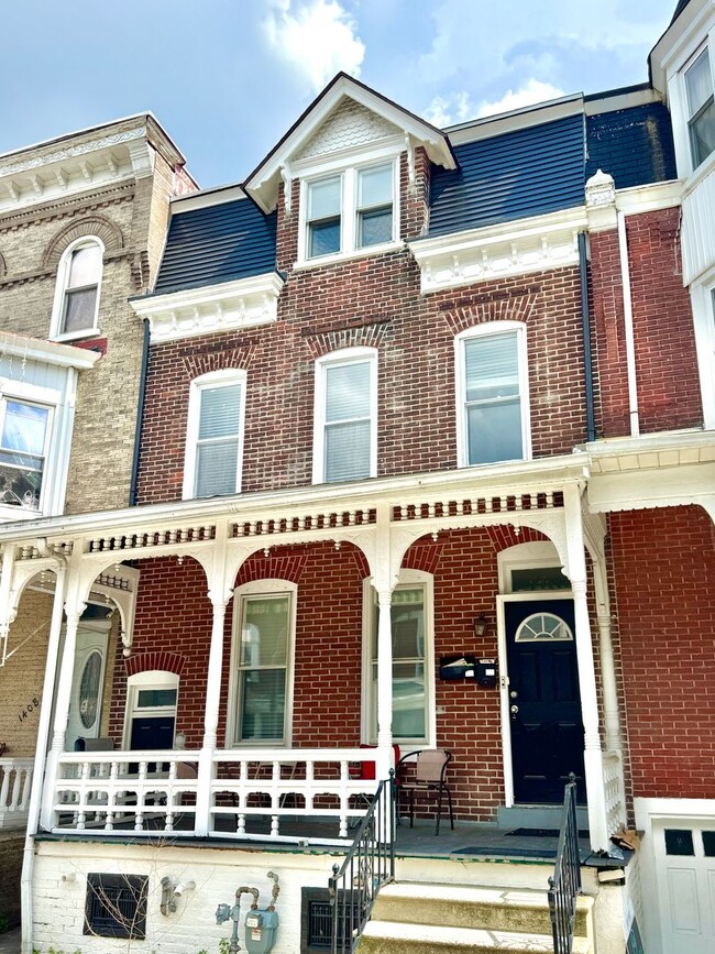 Building Photo - 1410 W Turner St Unit 2nd Floor