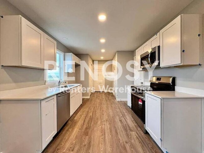 1007 Adler Ct
