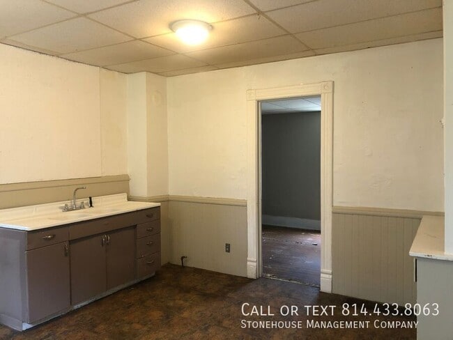 Photo - 613 E 13th St Unidad Apartment 2