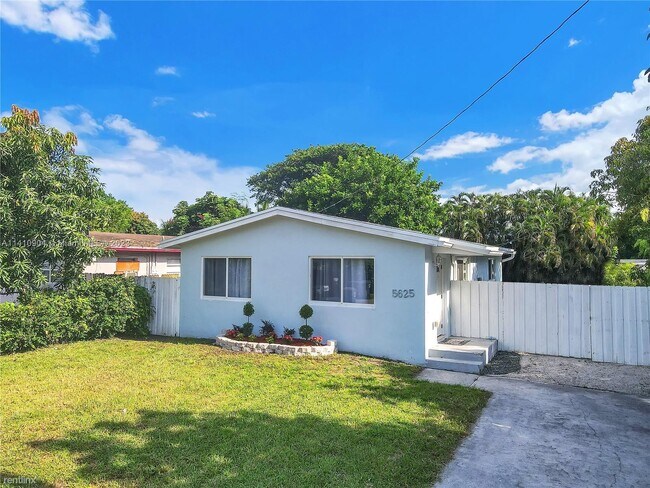 2 br, 1 bath Duplex - 5625 Taylor St - 2 br, 1 bath Duplex - 5625 Taylor St