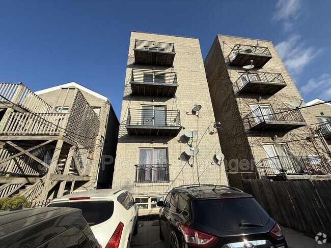Building Photo - 2729 W Congress Pkwy Rental