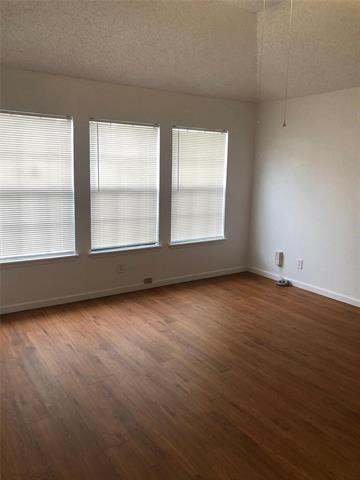 Photo - 2021 Meadow Park Dr