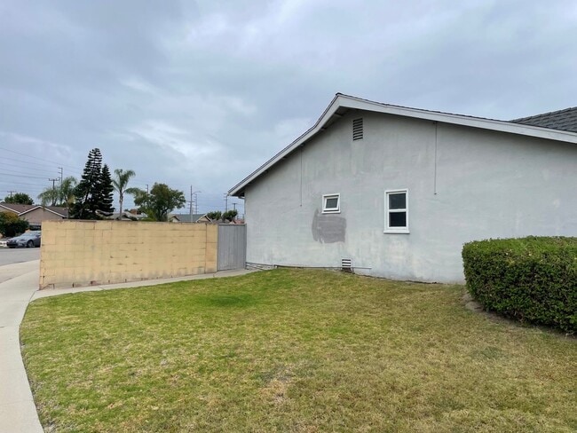 Photo - 3 Bedroom 2 Bath House Westminster, CA !