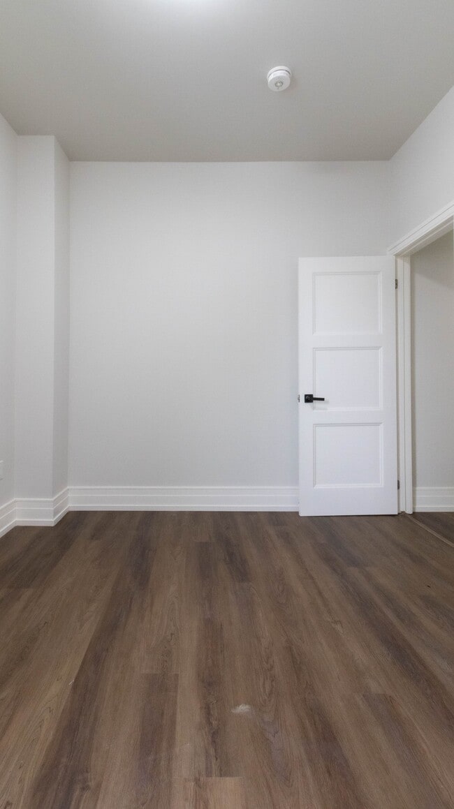 Photo - 52 Charlton Ave W Unit 3