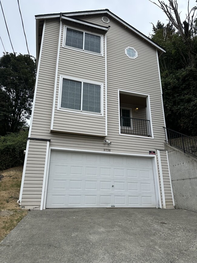 Building Photo - 3738 S Perry St Rental