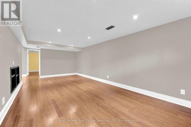 Photo - 65 Cumming Ct