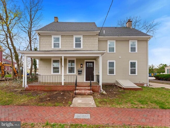 Building Photo - 15 W Main St Rental
