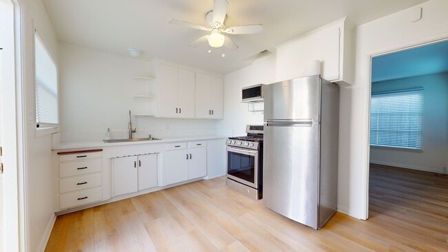 Photo - 226-226 C Ave