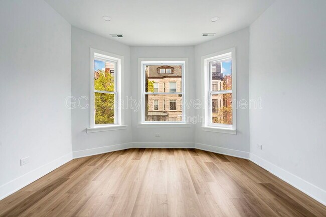 Photo - 3744 N Wilton Ave Unit 2S