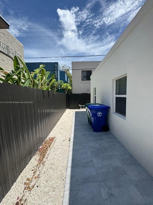 Photo - 1670 SW 11th Terrace