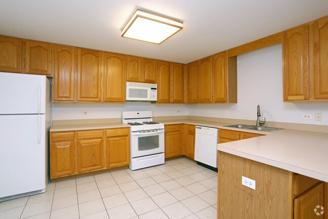 3BR, 2BA - Kitchen - York Meadow